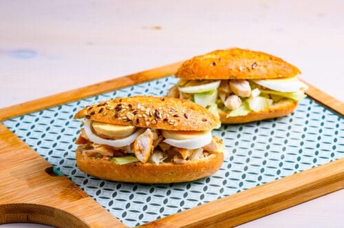 Bocatín Artesano 50gr Tiras de Pollo, Huevo Laminado, Lechuga y Mayonesa