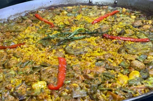 Paella Valenciana (Pollo, Costilla y Verdura)
